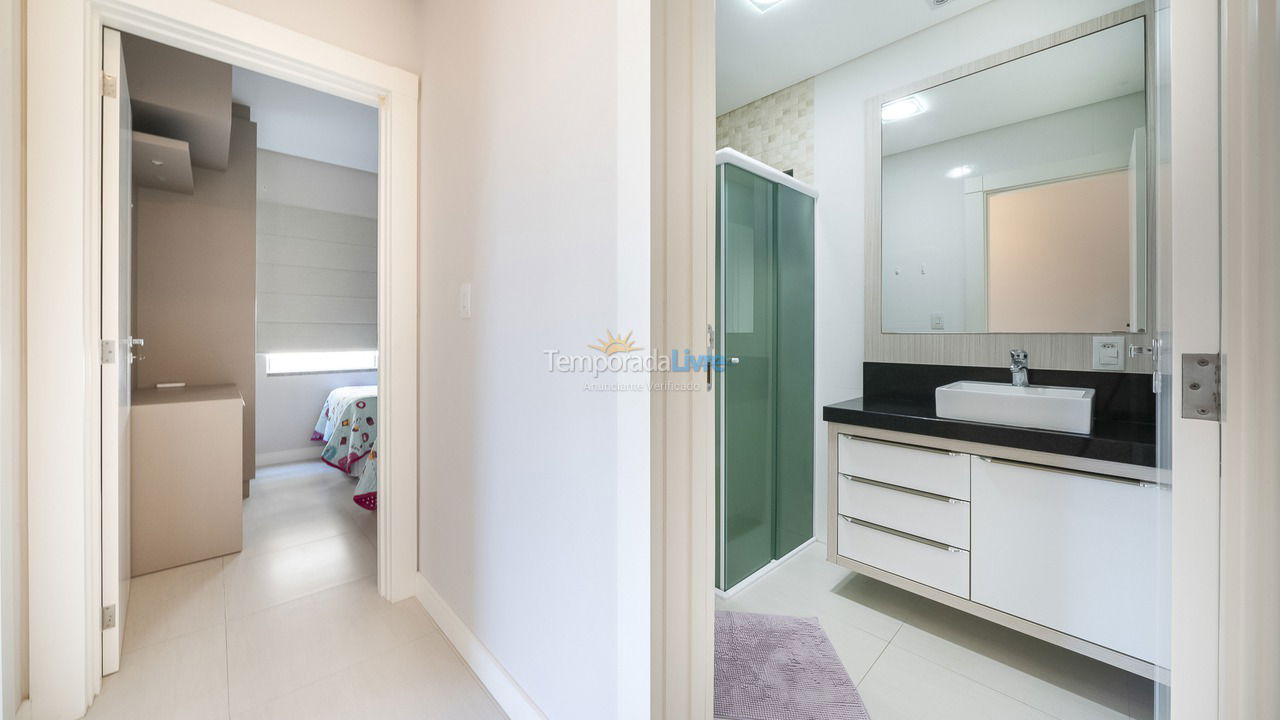 Apartment for vacation rental in Bombinhas (Canto Grande)