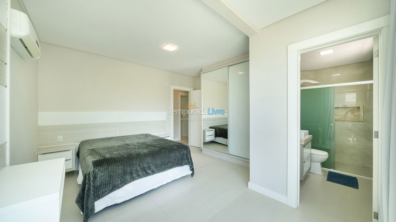 Apartment for vacation rental in Bombinhas (Canto Grande)