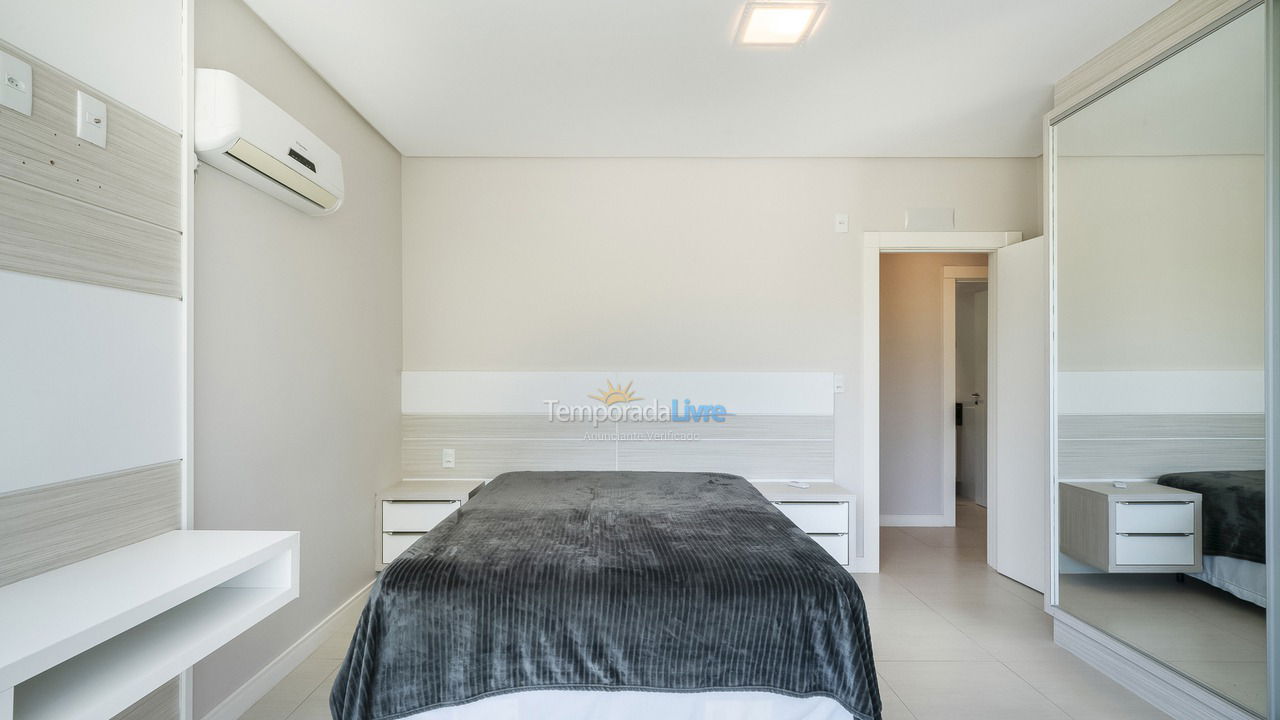 Apartment for vacation rental in Bombinhas (Canto Grande)