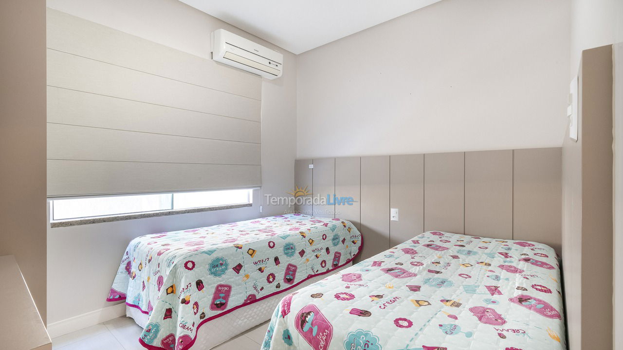 Apartment for vacation rental in Bombinhas (Canto Grande)