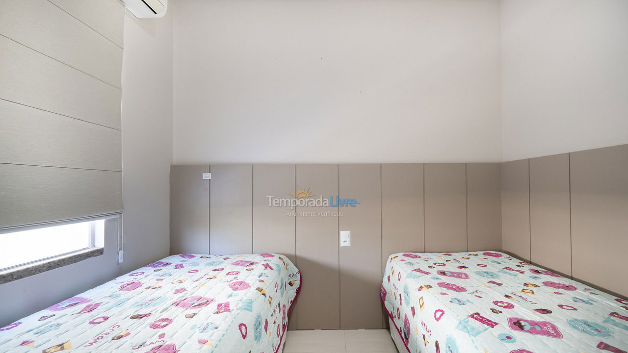 Apartment for vacation rental in Bombinhas (Canto Grande)