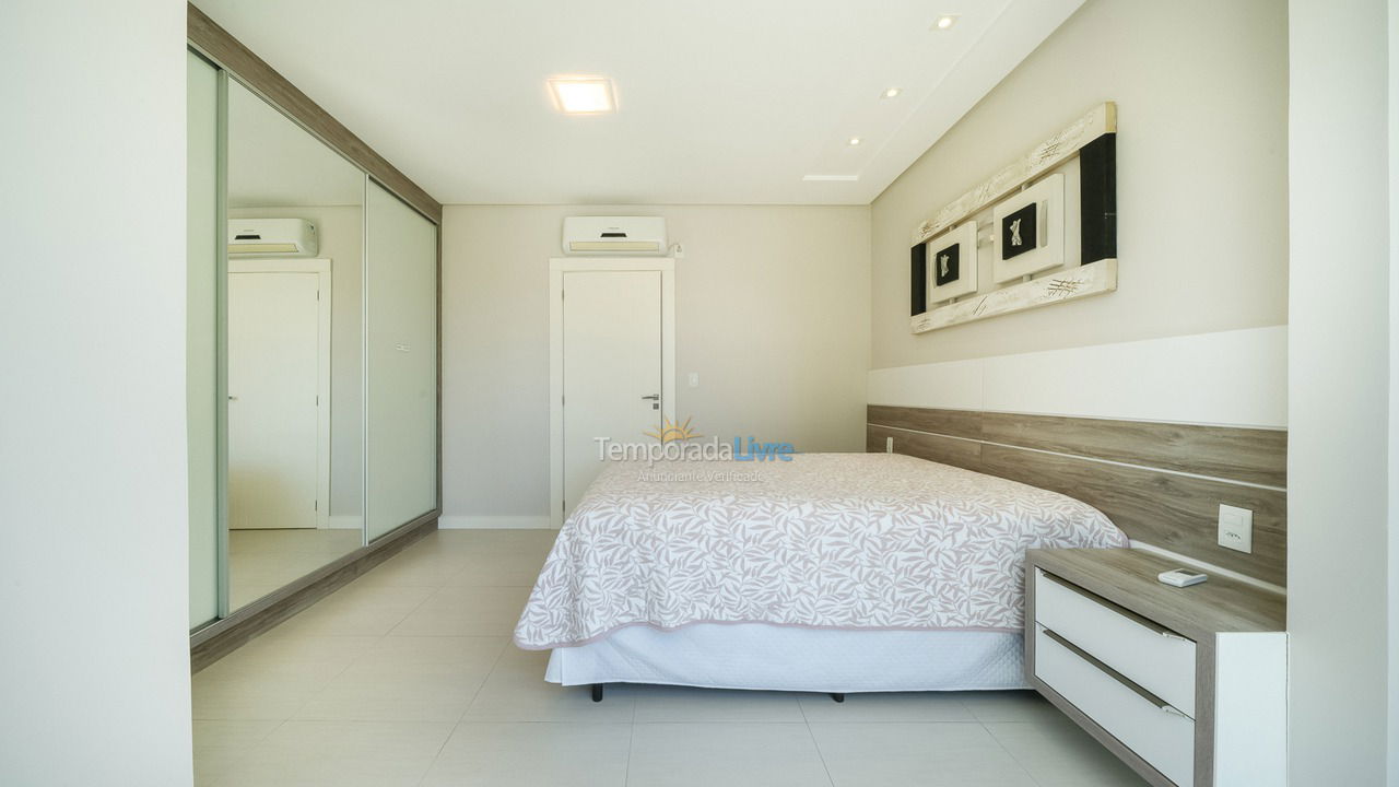 Apartment for vacation rental in Bombinhas (Canto Grande)