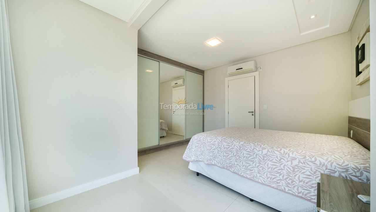 Apartment for vacation rental in Bombinhas (Canto Grande)