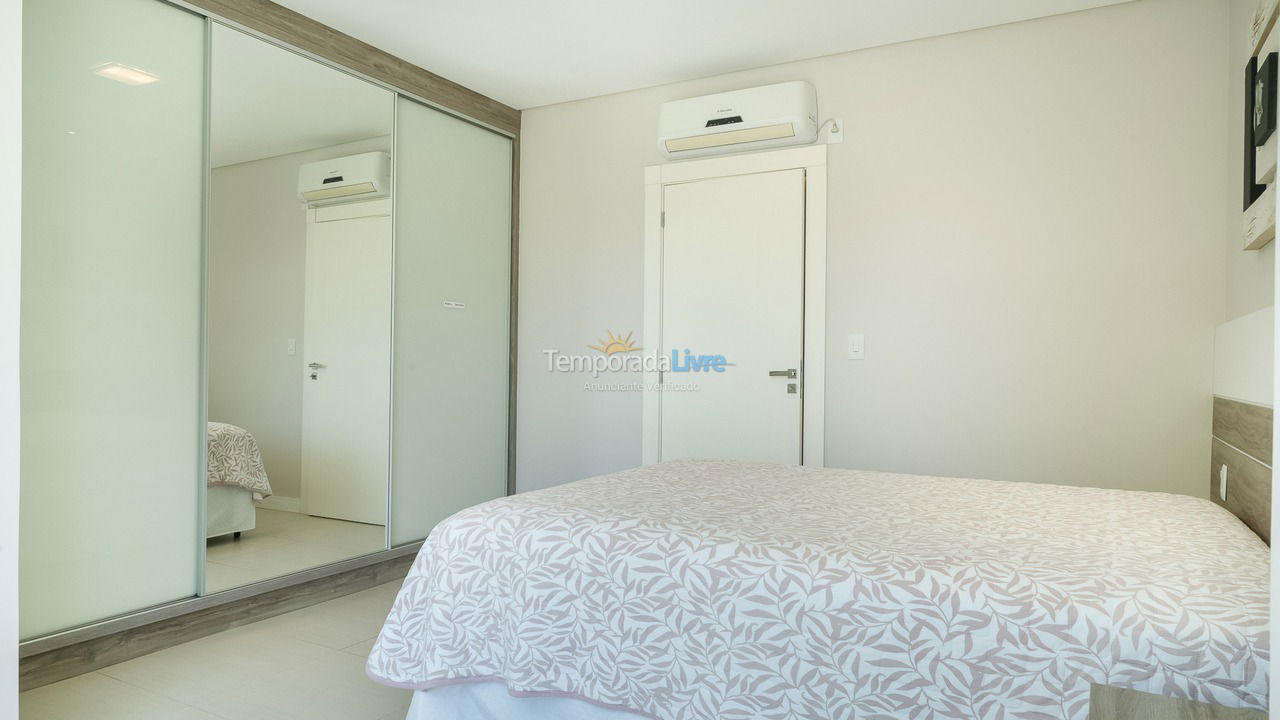 Apartment for vacation rental in Bombinhas (Canto Grande)