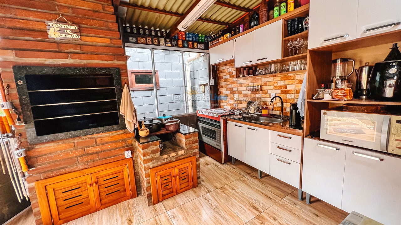 Casa para aluguel de temporada em Balneário Gaivota (Village Dunas I)