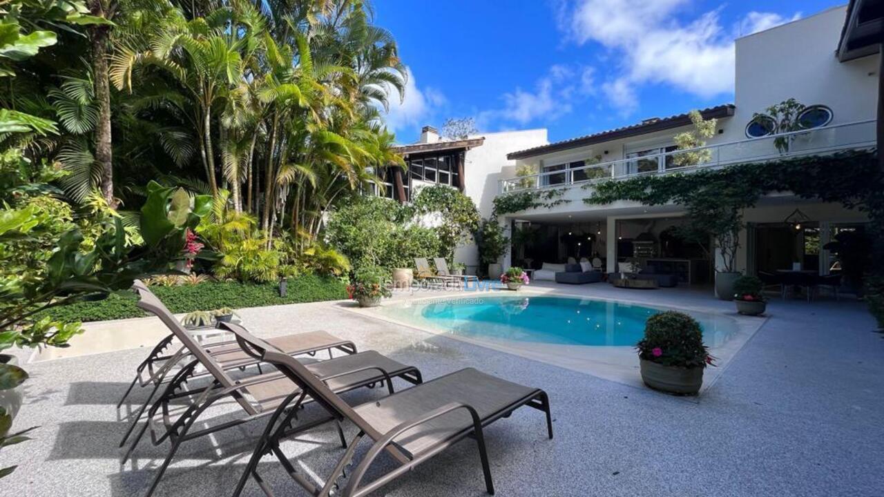 Casa para aluguel de temporada em São Sebastião (Praia da Baleia)