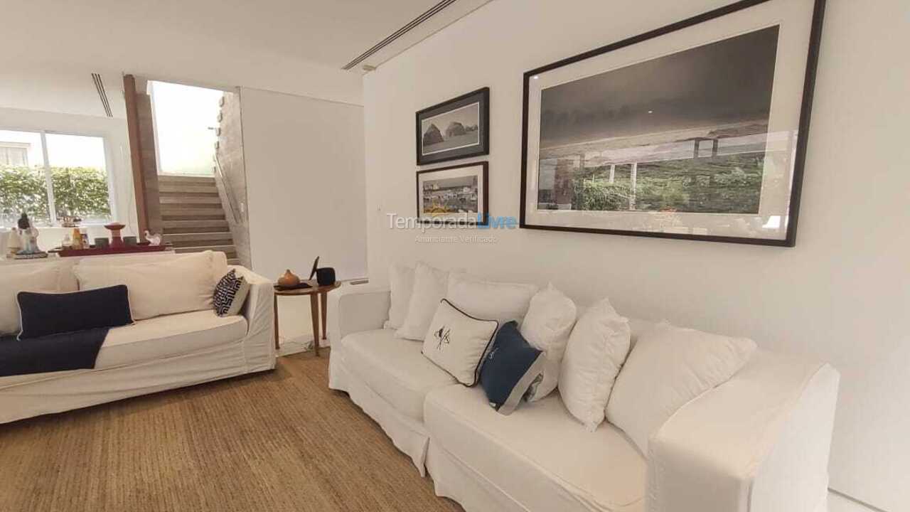 House for vacation rental in São Sebastião (Praia da Baleia)