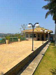 Finca con piscina y cancha de futbol en Igaratá