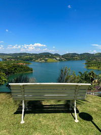 Finca con piscina y cancha de futbol en Igaratá