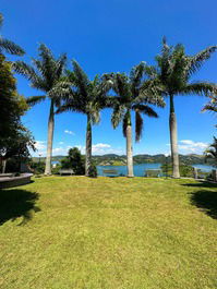 Finca con piscina y cancha de futbol en Igaratá