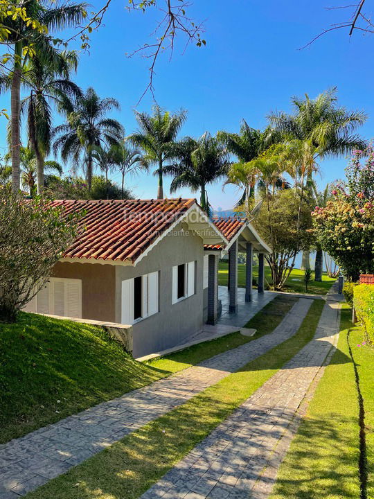 Casa para alquiler de vacaciones em Igaratá (Condominio águas de Igarata)