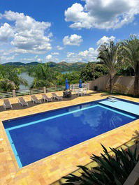 Finca con piscina y cancha de futbol en Igaratá