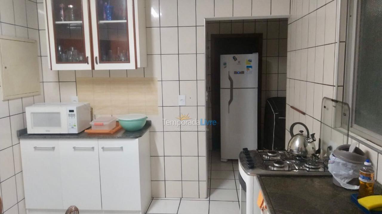 Apartamento para aluguel de temporada em Itapema (Centro)