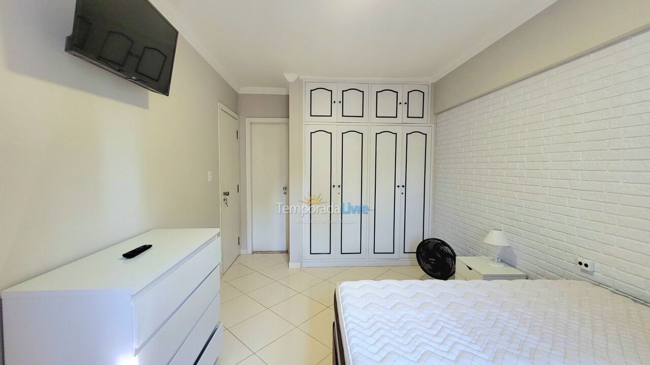 Apartamento para aluguel de temporada em Guarujá (Pitangueiras)