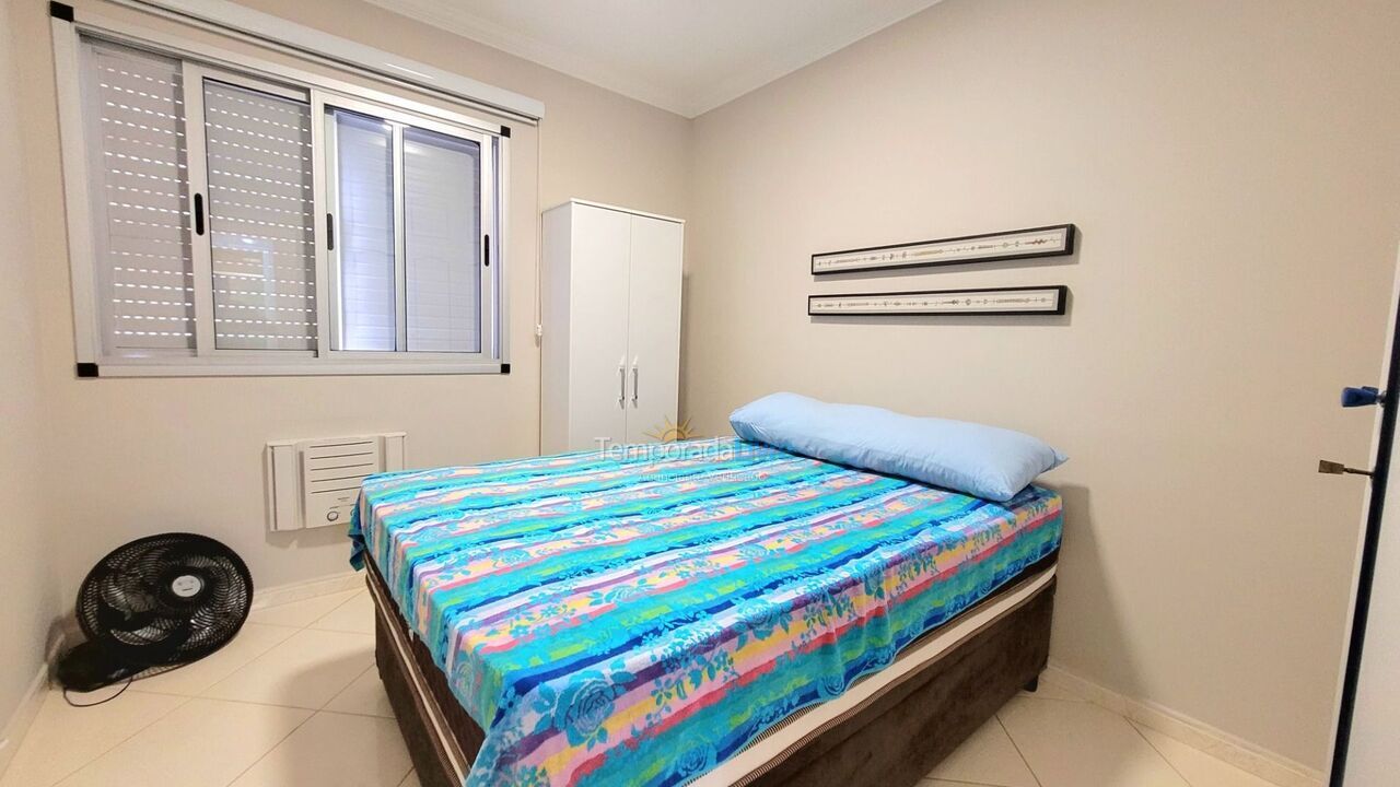 Apartamento para aluguel de temporada em Guarujá (Pitangueiras)