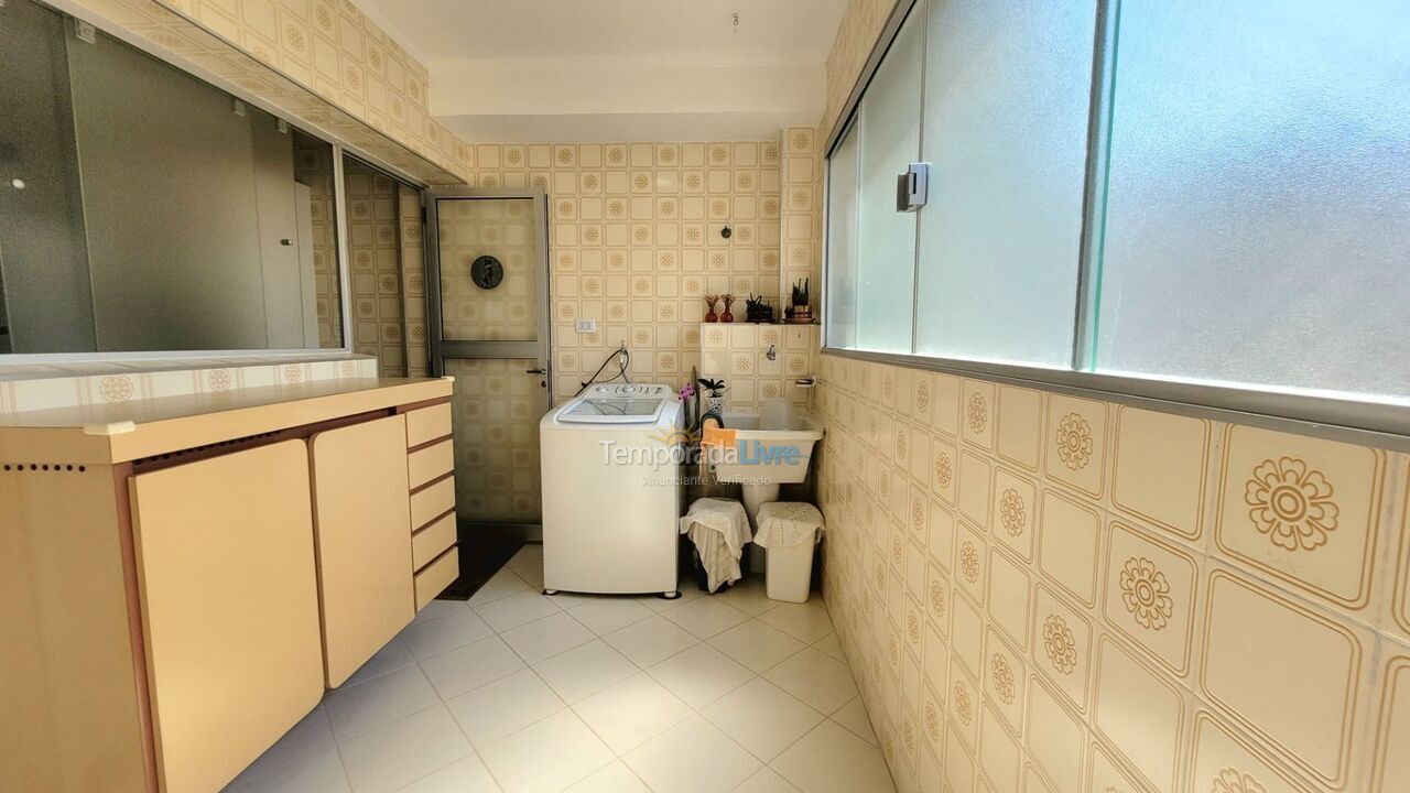 Apartamento para aluguel de temporada em Guarujá (Pitangueiras)