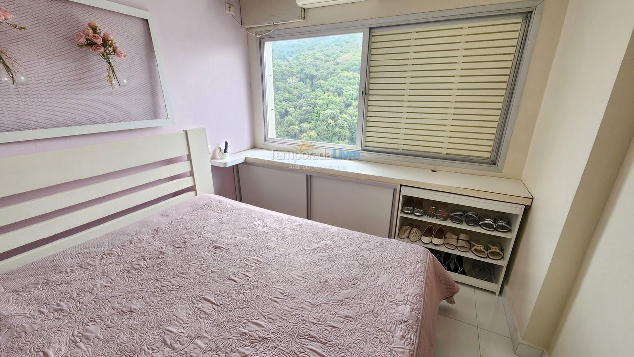 Apartamento para aluguel de temporada em Guarujá (Pitangueiras)