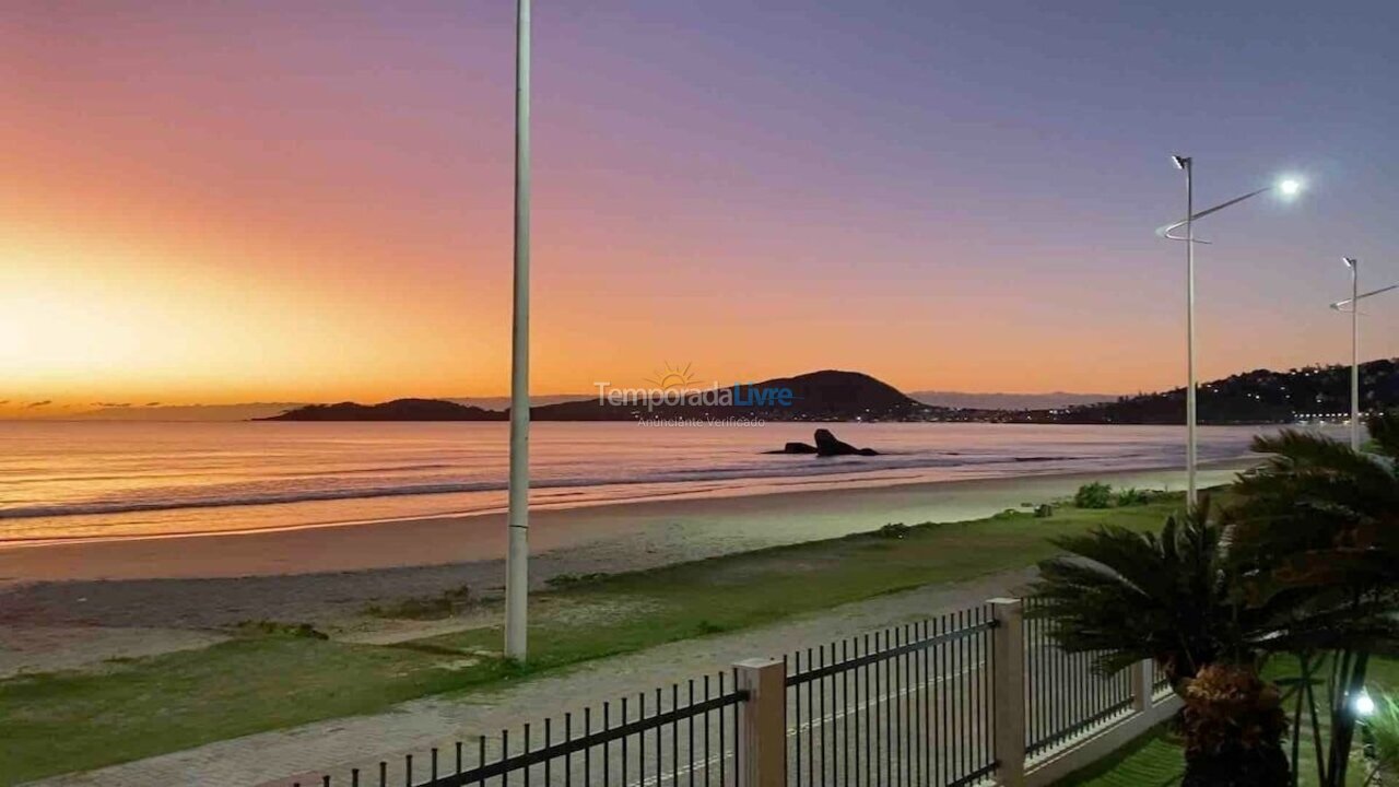 Apartamento para aluguel de temporada em Bombinhas (Praia de Bombas)