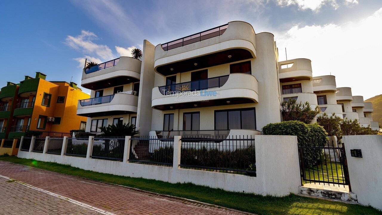 Apartamento para aluguel de temporada em Bombinhas (Praia de Bombas)