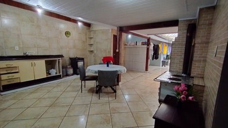 House in the center of Navegantes, 90 meters from the sea