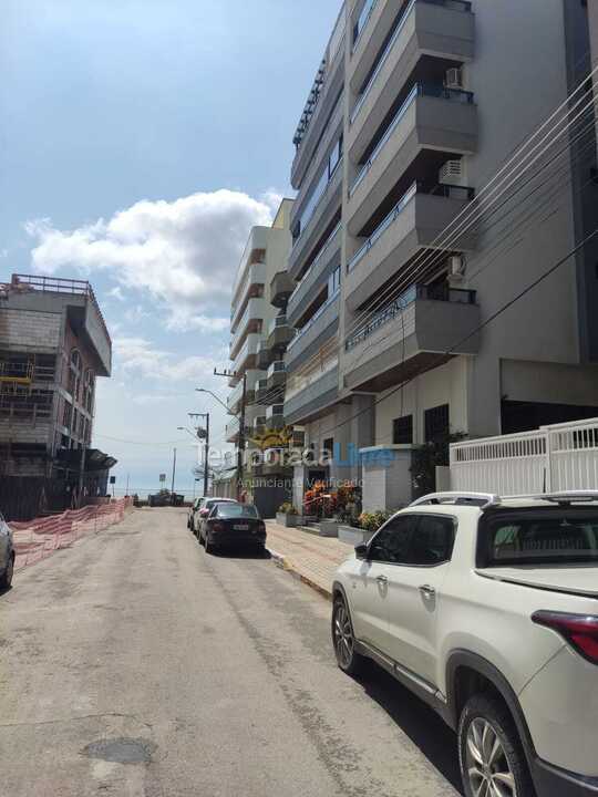 Apartamento para aluguel de temporada em Itapema (Meia Praia Frente Mar)