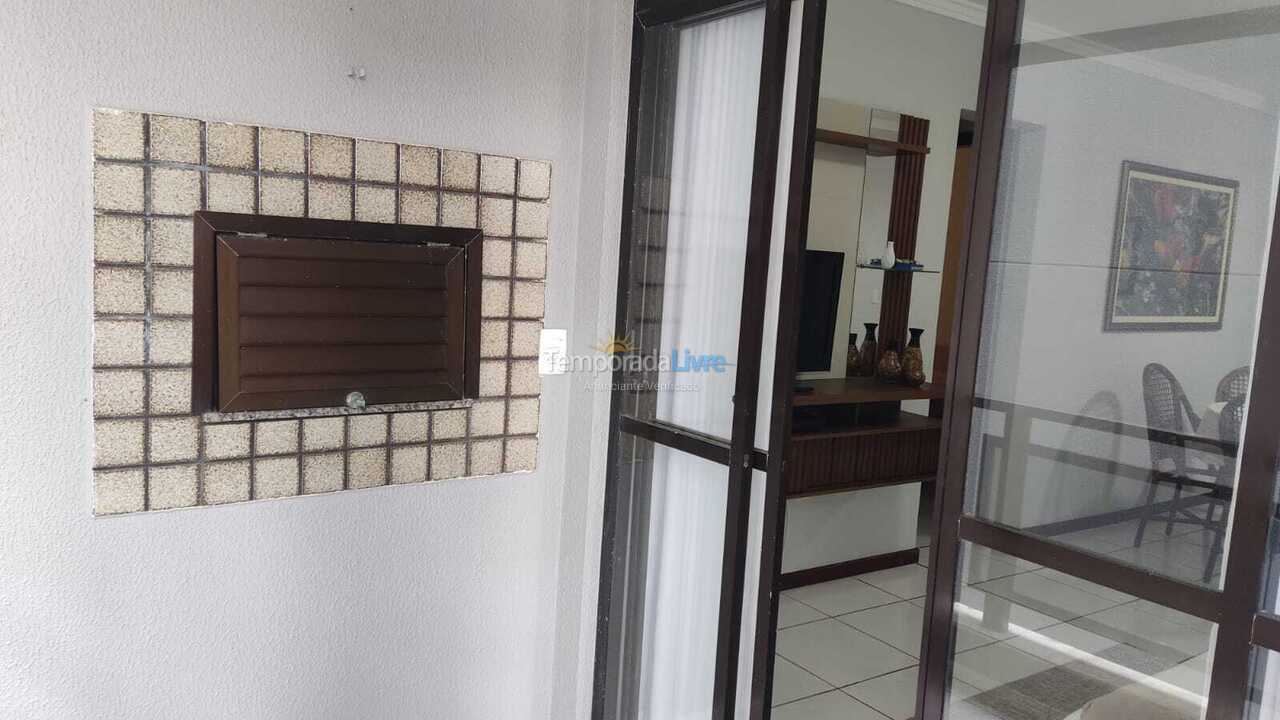 Apartamento para aluguel de temporada em Itapema (Meia Praia Frente Mar)