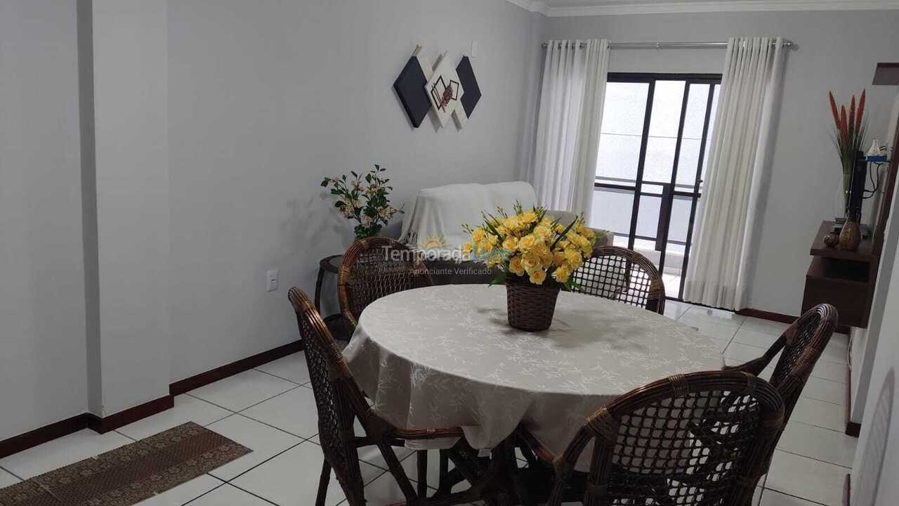 Apartamento para aluguel de temporada em Itapema (Meia Praia Frente Mar)