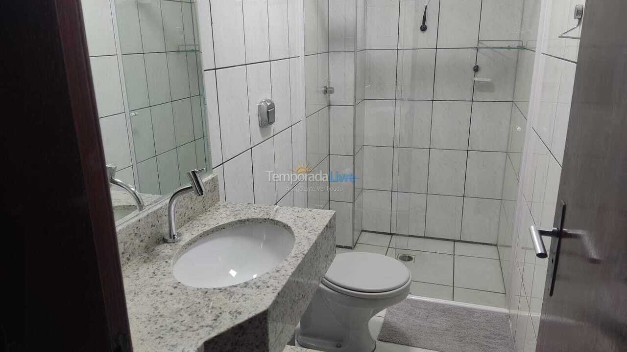 Apartamento para aluguel de temporada em Itapema (Meia Praia Frente Mar)