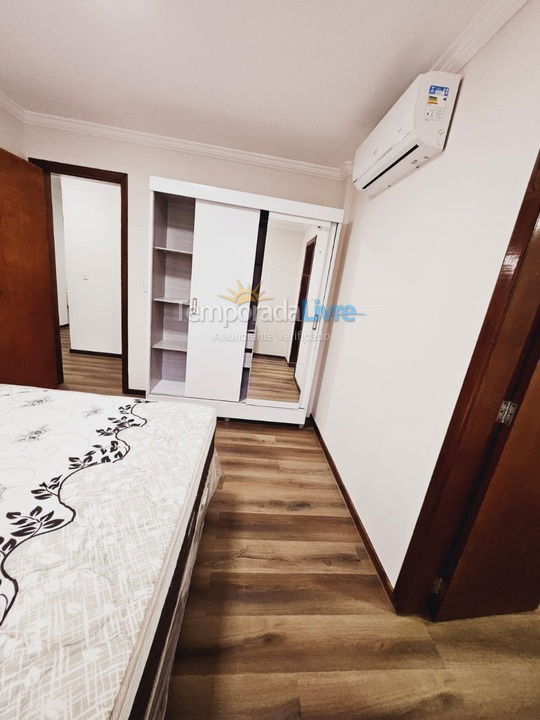 Apartamento para aluguel de temporada em Itapema (Meia Praia)