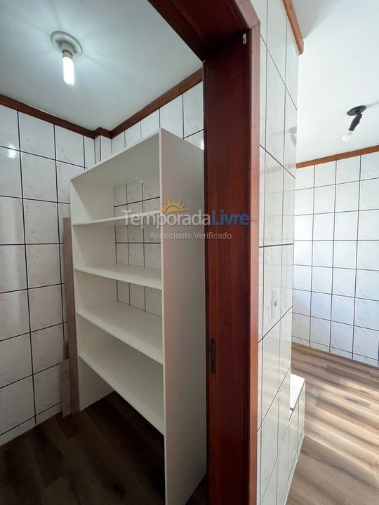 Apartamento para aluguel de temporada em Itapema (Meia Praia)