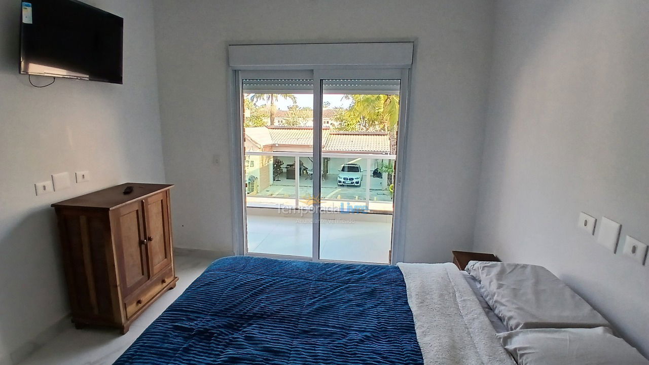 House for vacation rental in Guarujá (Jardim Virginia Praia da Enseada)