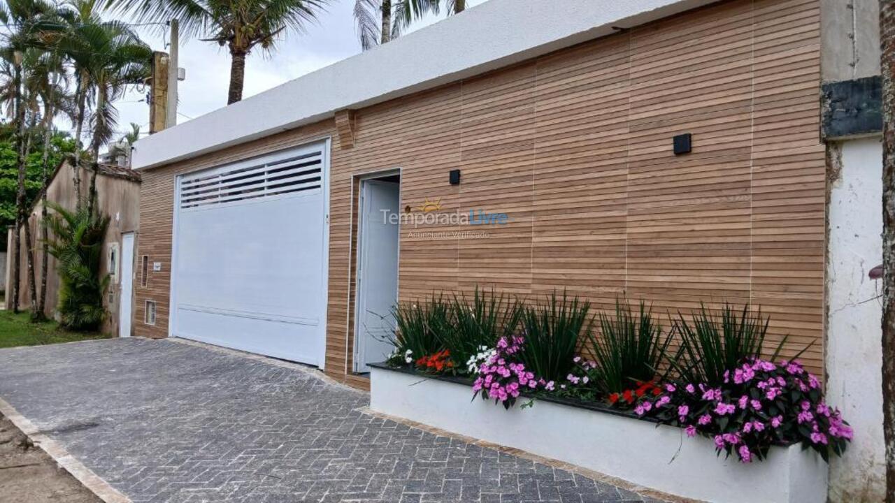 Casa para aluguel de temporada em Guarujá (Jardim Virginia Praia da Enseada)