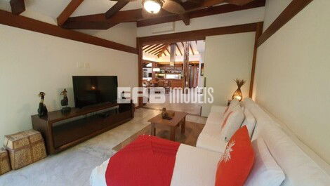 High standard house, with pool, on the beach of Itamambuca, Ubatuba