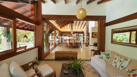 High standard house, with pool, on the beach of Itamambuca, Ubatuba