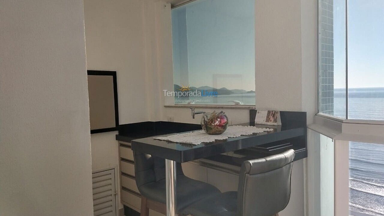 Apartamento para alquiler de vacaciones em Itapema (Meia Praia Quadra do Mar)