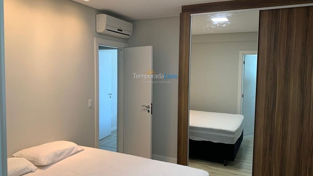 Apartamento para alquiler de vacaciones em Itapema (Meia Praia Quadra do Mar)