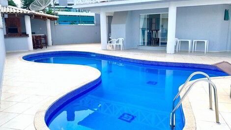 House with wonderful pool in the center of Itapema