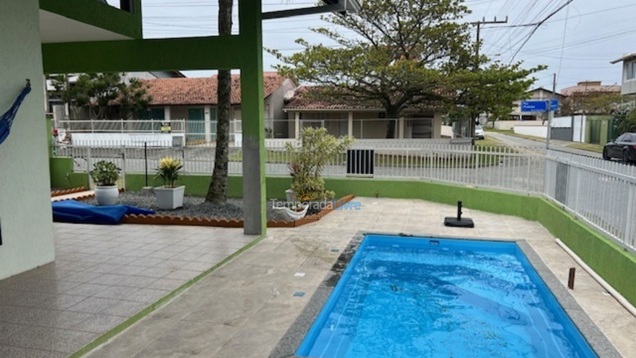 Casa para alquiler de vacaciones em São Francisco do Sul (Praia Grande)