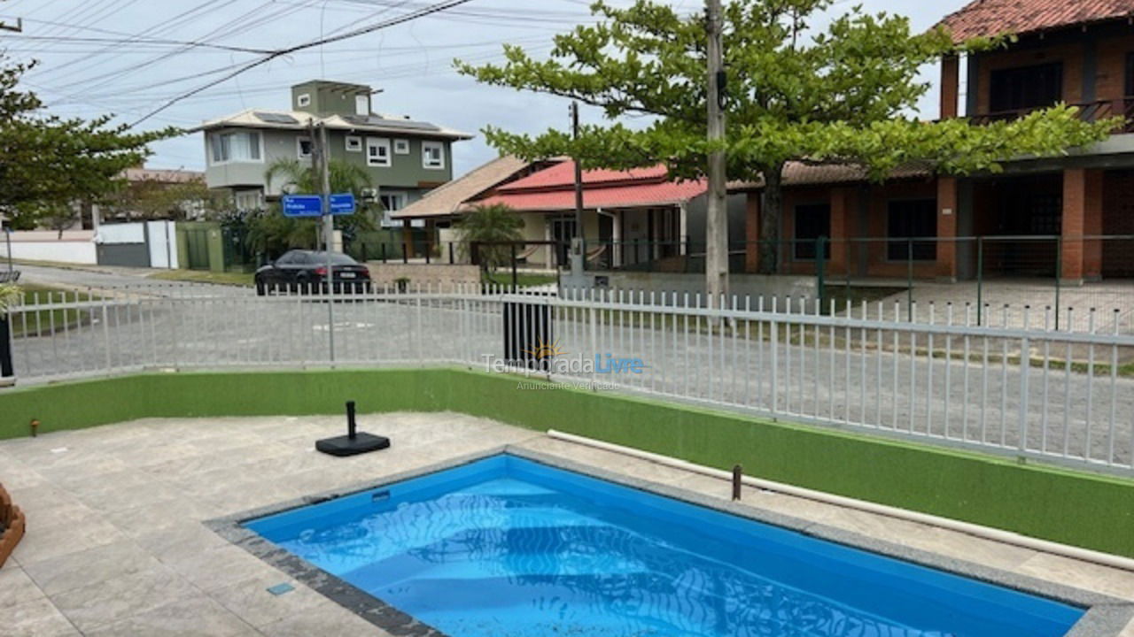 Casa para alquiler de vacaciones em São Francisco do Sul (Praia Grande)