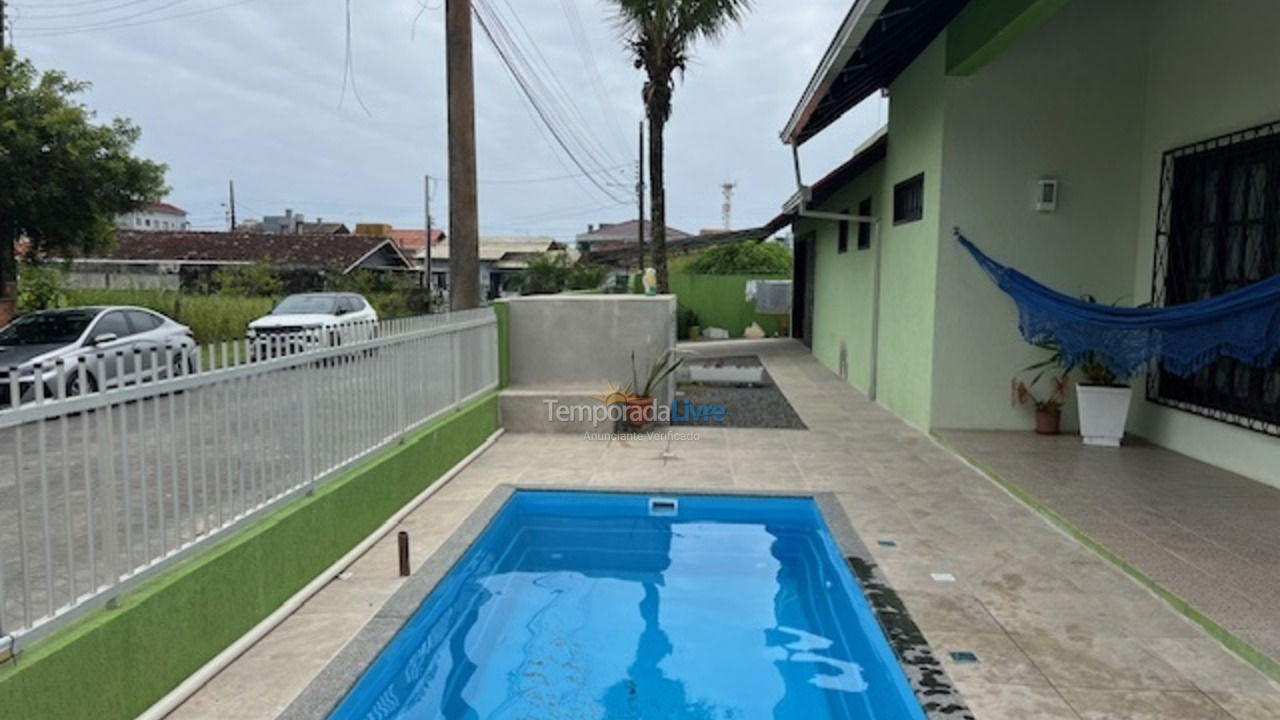 Casa para alquiler de vacaciones em São Francisco do Sul (Praia Grande)