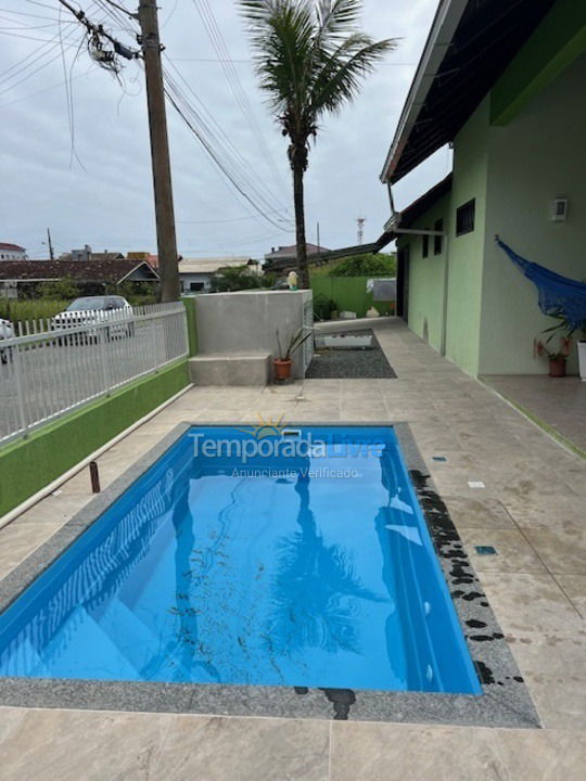 Casa para alquiler de vacaciones em São Francisco do Sul (Praia Grande)