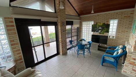 Beautiful seafront house in Praia de Palmas/SC.