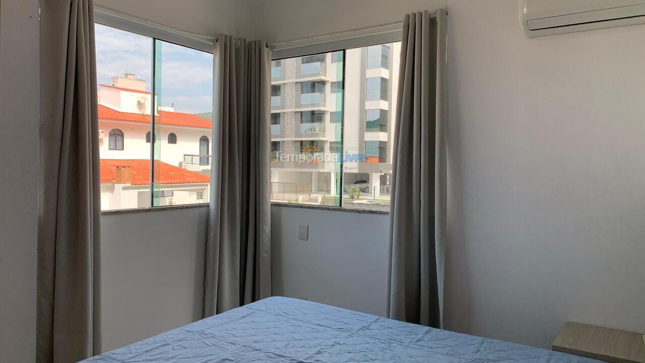 Apartamento para alquiler de vacaciones em Governador Celso Ramos (Praia de Palmas)