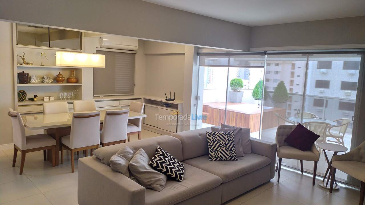 Apartamento para aluguel de temporada em Balneário Camboriú (Praia Central)