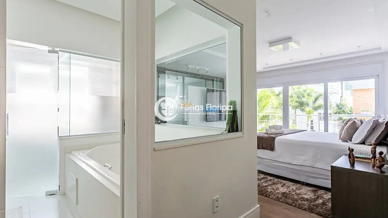 House for vacation rental in Florianópolis (Rio Tavares)