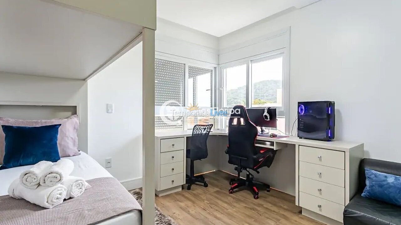 House for vacation rental in Florianópolis (Rio Tavares)