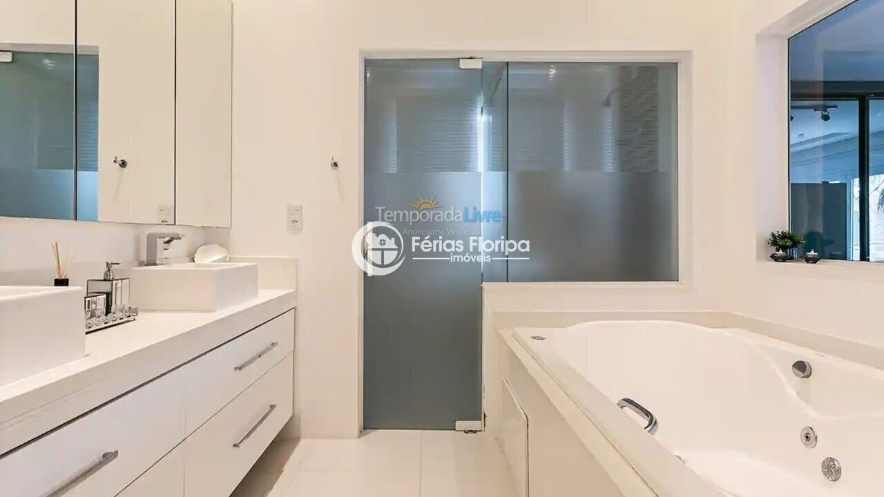 House for vacation rental in Florianópolis (Rio Tavares)
