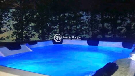 Comfort and Luxury in this Beautiful House in a Gated Community in Floripa