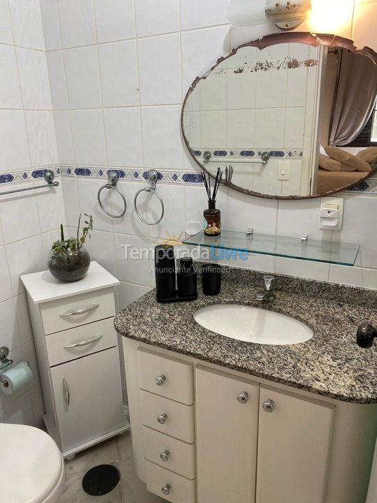 Apartamento para aluguel de temporada em Guarujá (Pitangueiras)