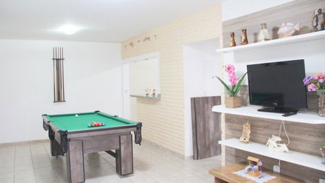 APARTMENT FOR UP TO 8 PEOPLE IN THE CENTER OF MEIA PRAIA